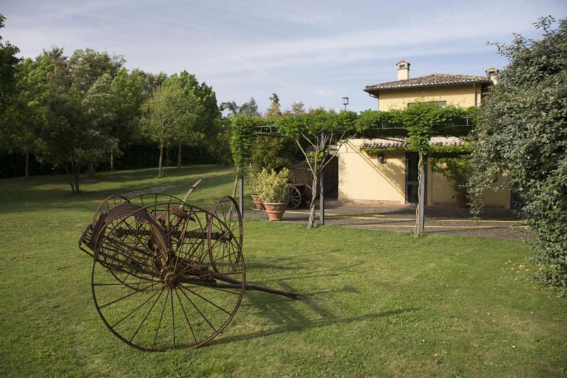 Agriturismo Scuderie Della Contea Sutri Luaran gambar