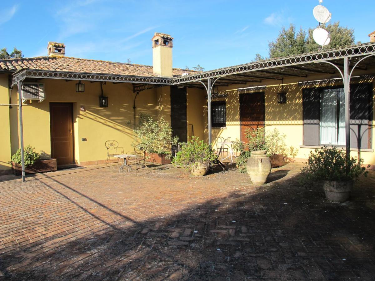 Agriturismo Scuderie Della Contea Sutri Luaran gambar